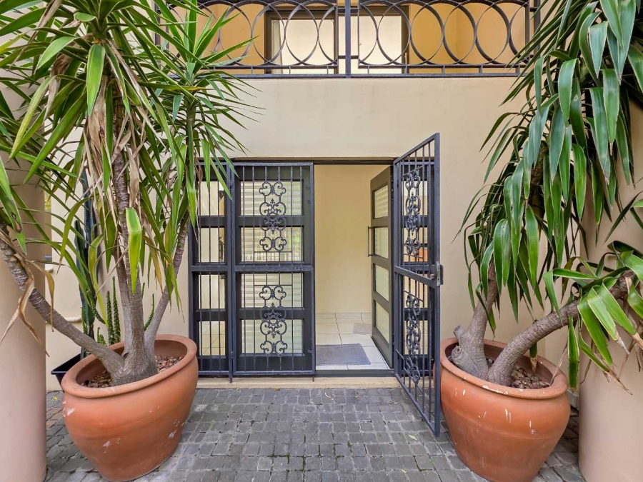 To Let 4 Bedroom Property for Rent in Oranjezicht Western Cape